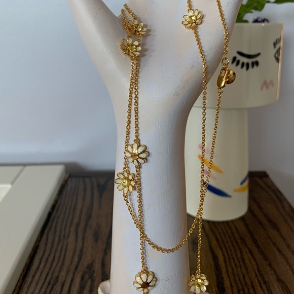 Juicy couture gold and white enamel daisy necklace - Picture 2 of 6